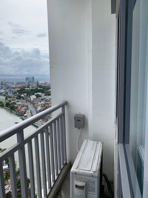 Acqua Iguazo Tower/Mandaluyong/ Makati Apartment มะนิลา ภายนอก รูปภาพ